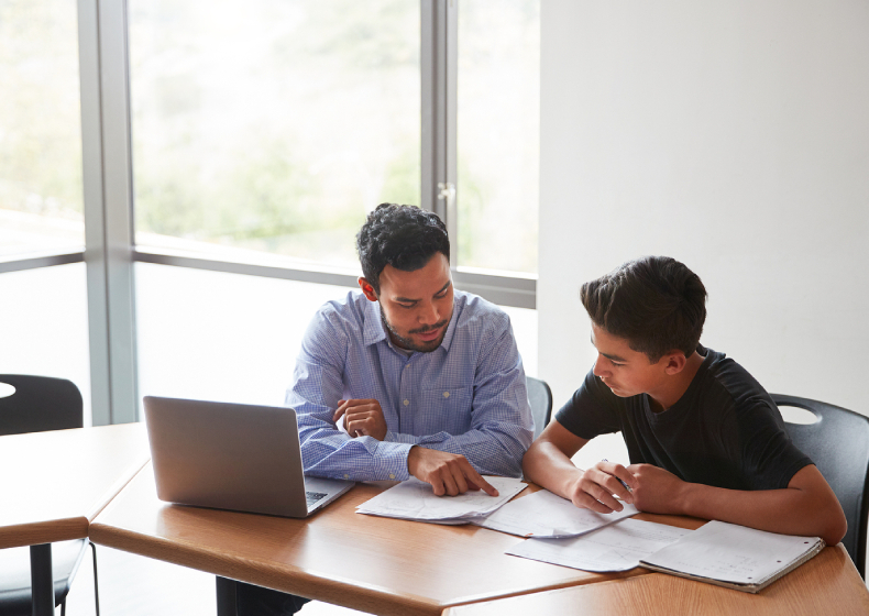 should-i-enrol-in-a-group-tuition-or-hire-a-private-tutor